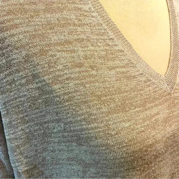 Joie Calee V-Neck Knit Sweater in Beige/Gold Size S - Picture 10 of 13